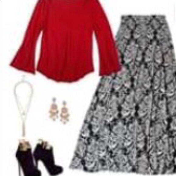 ❤️BELL SLEEVE TUNIC TOP… FITS M-XL - Picture 3 of 10